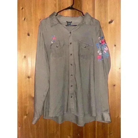 Torrid Olive Green Womens Floral Button Up Size 2X - Picture 1 of 3